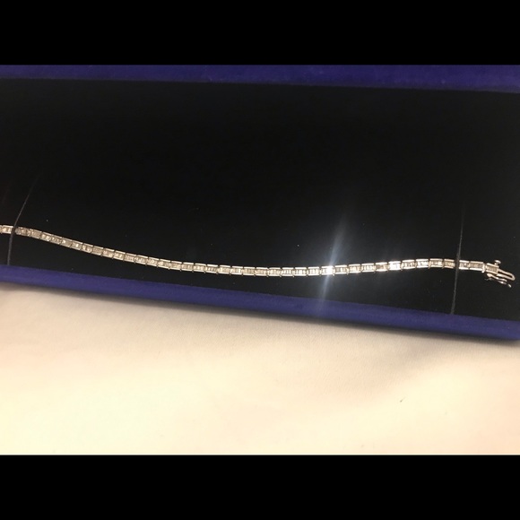 14k Diamond Baguette Tennis Bracelet - Picture 1 of 6